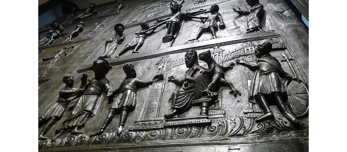 galleria pietro bazzanti fonderia artistica ferdinando marinelli firenze vendita sculture in marmo e bronzo porta bronzo hildeseim dettaglio