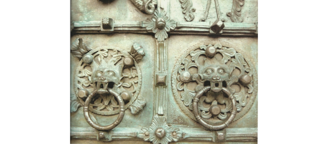 galleria pietro bazzanti fonderia artistica ferdinando marinelli firenze vendita sculture in marmo e bronzo porta bronzo troia dettaglio