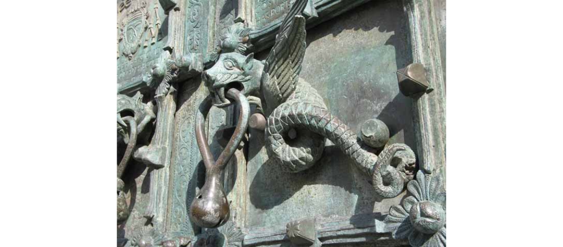 galleria pietro bazzanti fonderia artistica ferdinando marinelli firenze vendita sculture in marmo e bronzo porta bronzo troia dettaglio