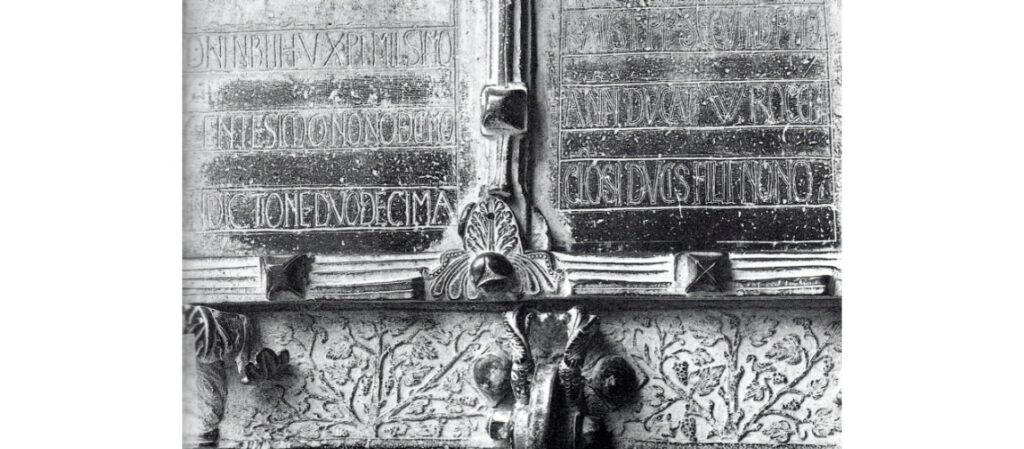 galleria pietro bazzanti fonderia artistica ferdinando marinelli firenze vendita sculture in marmo e bronzo porta bronzo troia dettaglio