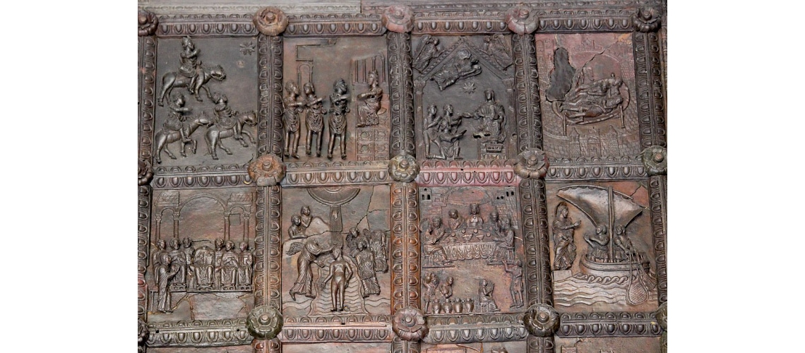 galleria pietro bazzanti fonderia artistica ferdinando marinelli firenze vendita sculture in marmo e bronzo porta bronzo benevento dettaglio