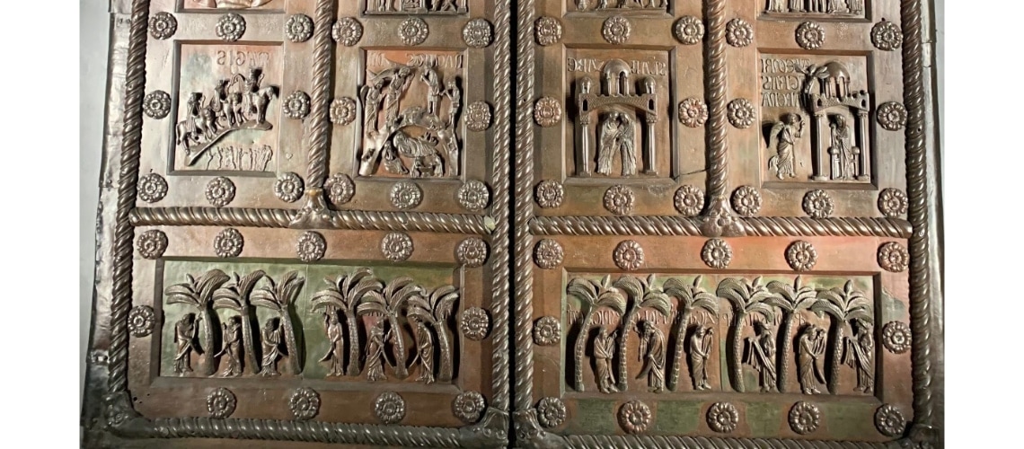 galleria pietro bazzanti fonderia artistica ferdinando marinelli firenze vendita sculture in marmo e bronzo porta bronzo san ranieri dettaglio